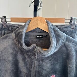 Disney's Minnie Mouse Women’s L Pink Bow Juniors' Woobie Gray Pullover Pant Set